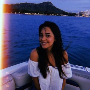 Meet your Posher, Ariana